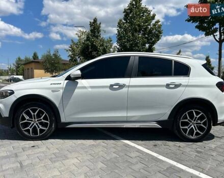 Белый Фиат Tipo Cross, объемом двигателя 1 л и пробегом 13 тыс. км за 16400 $, фото 26 на Automoto.ua