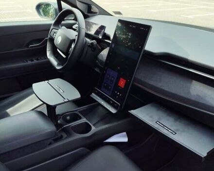 Синий Фискер Ocean, объемом двигателя 0 л и пробегом 3 тыс. км за 25499 $, фото 5 на Automoto.ua
