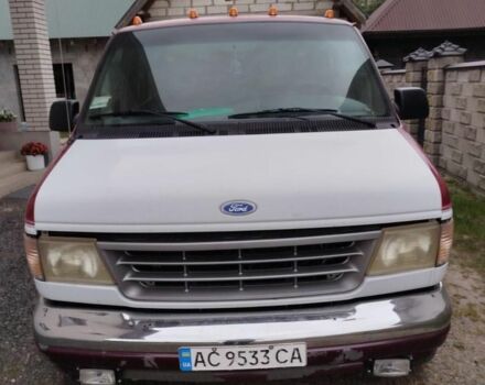 Красный Форд Аэростар, объемом двигателя 7.5 л и пробегом 140 тыс. км за 7500 $, фото 1 на Automoto.ua