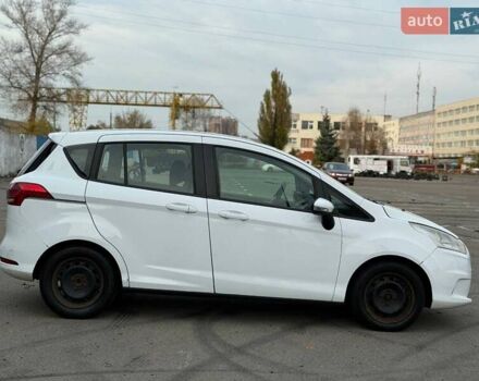 Белый Форд Б-Макс, объемом двигателя 1 л и пробегом 194 тыс. км за 5900 $, фото 2 на Automoto.ua