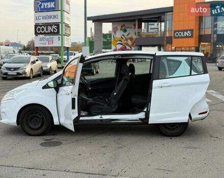 Белый Форд Б-Макс, объемом двигателя 1 л и пробегом 194 тыс. км за 5900 $, фото 6 на Automoto.ua