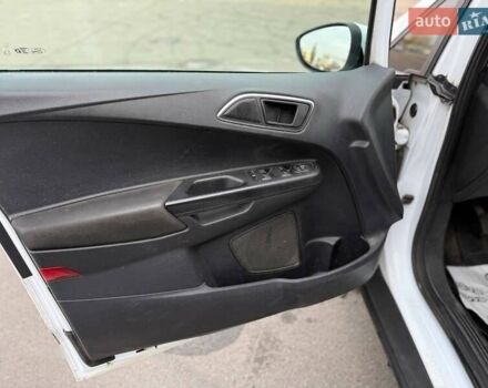 Белый Форд Б-Макс, объемом двигателя 1 л и пробегом 194 тыс. км за 5900 $, фото 13 на Automoto.ua