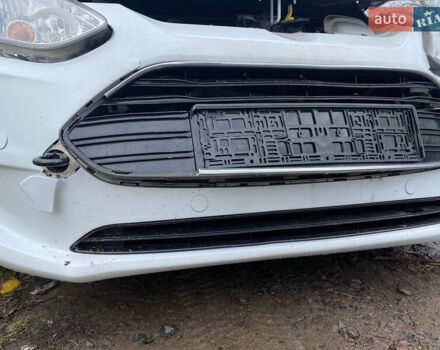 Белый Форд Б-Макс, объемом двигателя 1 л и пробегом 152 тыс. км за 4500 $, фото 4 на Automoto.ua