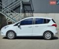 Белый Форд Б-Макс, объемом двигателя 1.5 л и пробегом 143 тыс. км за 7999 $, фото 1 на Automoto.ua