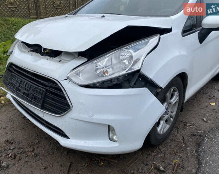 Белый Форд Б-Макс, объемом двигателя 1 л и пробегом 152 тыс. км за 4500 $, фото 3 на Automoto.ua