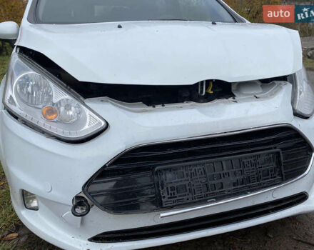 Белый Форд Б-Макс, объемом двигателя 1 л и пробегом 152 тыс. км за 4500 $, фото 6 на Automoto.ua