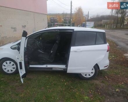 Белый Форд Б-Макс, объемом двигателя 1 л и пробегом 176 тыс. км за 6000 $, фото 1 на Automoto.ua