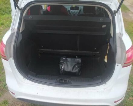 Белый Форд Б-Макс, объемом двигателя 1 л и пробегом 176 тыс. км за 6000 $, фото 2 на Automoto.ua