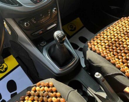 Белый Форд Б-Макс, объемом двигателя 1 л и пробегом 153 тыс. км за 7100 $, фото 13 на Automoto.ua