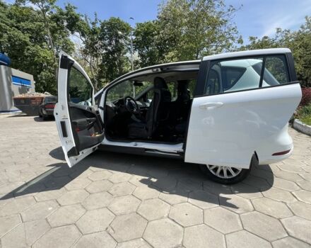 Белый Форд Б-Макс, объемом двигателя 1 л и пробегом 38 тыс. км за 7200 $, фото 4 на Automoto.ua