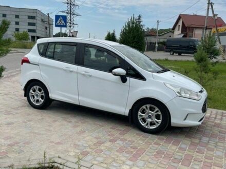 Белый Форд Б-Макс, объемом двигателя 1 л и пробегом 146 тыс. км за 5700 $, фото 1 на Automoto.ua