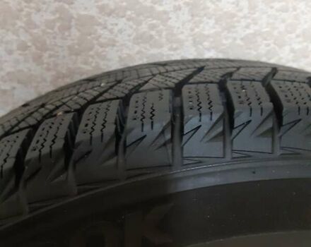 Серый Форд Б-Макс, объемом двигателя 1 л и пробегом 206 тыс. км за 6300 $, фото 3 на Automoto.ua