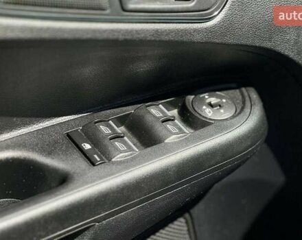 Серый Форд Б-Макс, объемом двигателя 1 л и пробегом 28 тыс. км за 8500 $, фото 7 на Automoto.ua