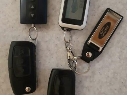 Сірий Форд Б-Макс, об'ємом двигуна 1 л та пробігом 206 тис. км за 6300 $, фото 1 на Automoto.ua