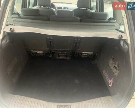 Белый Форд Си-Макс, объемом двигателя 1.6 л и пробегом 333 тыс. км за 3300 $, фото 11 на Automoto.ua