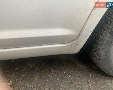 Белый Форд Си-Макс, объемом двигателя 1.6 л и пробегом 333 тыс. км за 3300 $, фото 4 на Automoto.ua