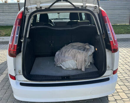 Белый Форд Си-Макс, объемом двигателя 1.8 л и пробегом 252 тыс. км за 5100 $, фото 6 на Automoto.ua