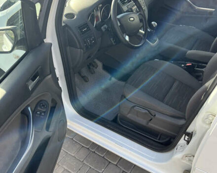 Белый Форд Си-Макс, объемом двигателя 1.8 л и пробегом 252 тыс. км за 5100 $, фото 8 на Automoto.ua