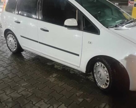 Белый Форд Си-Макс, объемом двигателя 1.56 л и пробегом 275 тыс. км за 5500 $, фото 5 на Automoto.ua