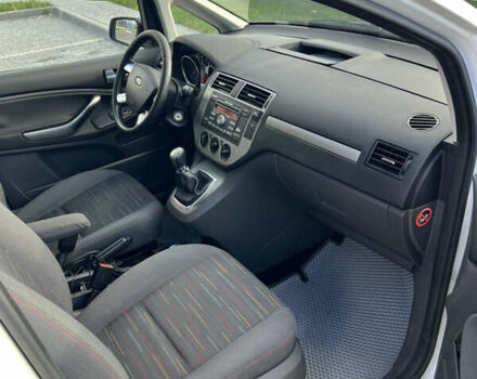 Белый Форд Си-Макс, объемом двигателя 1.8 л и пробегом 252 тыс. км за 5100 $, фото 4 на Automoto.ua