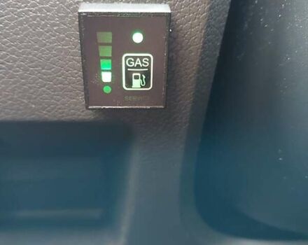 Белый Форд Си-Макс, объемом двигателя 1.6 л и пробегом 261 тыс. км за 3799 $, фото 3 на Automoto.ua