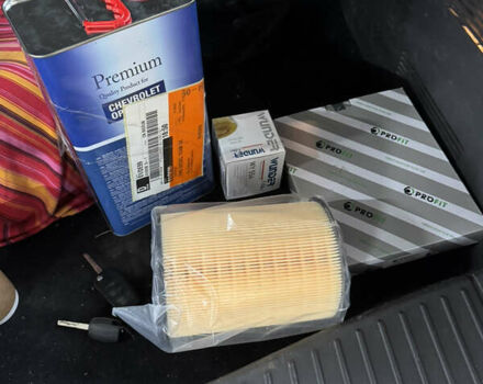 Белый Форд Си-Макс, объемом двигателя 1.6 л и пробегом 261 тыс. км за 3499 $, фото 19 на Automoto.ua