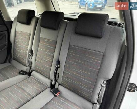 Белый Форд Си-Макс, объемом двигателя 1.6 л и пробегом 261 тыс. км за 4499 $, фото 2 на Automoto.ua