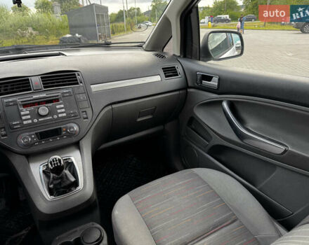 Белый Форд Си-Макс, объемом двигателя 1.6 л и пробегом 260 тыс. км за 3999 $, фото 10 на Automoto.ua