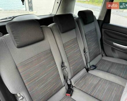 Белый Форд Си-Макс, объемом двигателя 1.6 л и пробегом 261 тыс. км за 4499 $, фото 3 на Automoto.ua