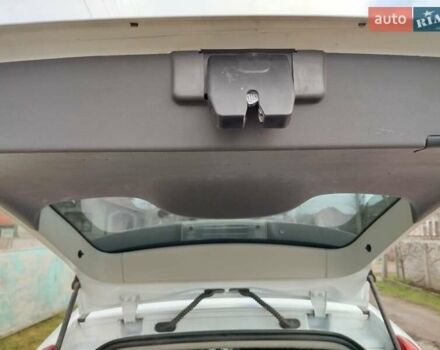Білий Форд Сі-Макс, об'ємом двигуна 1.6 л та пробігом 270 тис. км за 6300 $, фото 22 на Automoto.ua