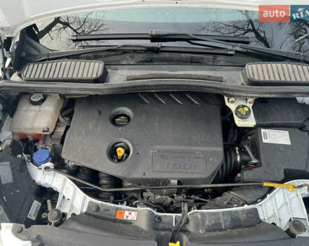 Білий Форд Сі-Макс, об'ємом двигуна 1.56 л та пробігом 235 тис. км за 7400 $, фото 13 на Automoto.ua