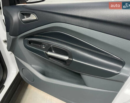 Белый Форд Си-Макс, объемом двигателя 1.6 л и пробегом 207 тыс. км за 8950 $, фото 48 на Automoto.ua