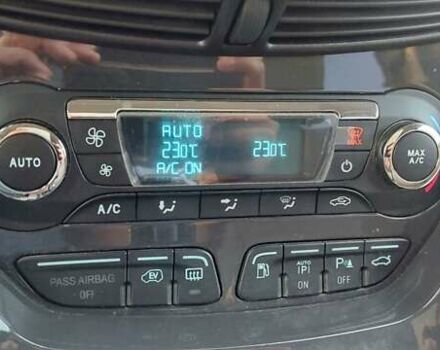 Белый Форд Си-Макс, объемом двигателя 2 л и пробегом 157 тыс. км за 12300 $, фото 12 на Automoto.ua