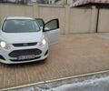 Белый Форд Си-Макс, объемом двигателя 2 л и пробегом 200 тыс. км за 10600 $, фото 1 на Automoto.ua