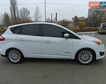 Белый Форд Си-Макс, объемом двигателя 2 л и пробегом 215 тыс. км за 9990 $, фото 2 на Automoto.ua