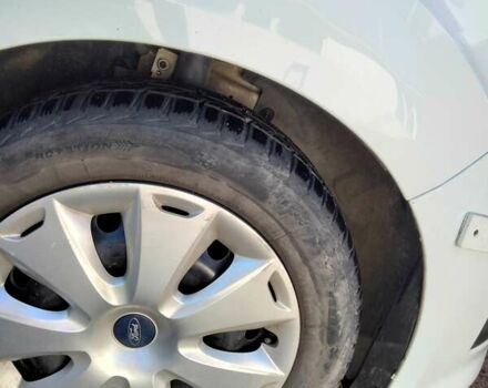 Белый Форд Си-Макс, объемом двигателя 1 л и пробегом 210 тыс. км за 6000 $, фото 23 на Automoto.ua