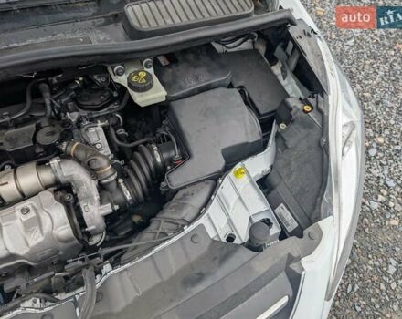 Белый Форд Си-Макс, объемом двигателя 1.6 л и пробегом 236 тыс. км за 7250 $, фото 38 на Automoto.ua