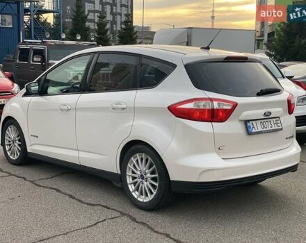 Белый Форд Си-Макс, объемом двигателя 2 л и пробегом 161 тыс. км за 9990 $, фото 3 на Automoto.ua