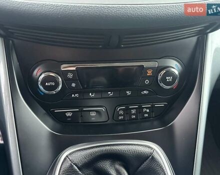 Білий Форд Сі-Макс, об'ємом двигуна 1.6 л та пробігом 265 тис. км за 9800 $, фото 17 на Automoto.ua