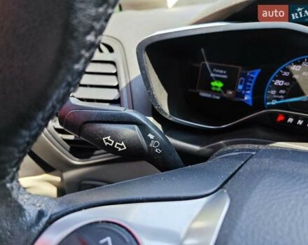 Білий Форд Сі-Макс, об'ємом двигуна 2 л та пробігом 156 тис. км за 12490 $, фото 23 на Automoto.ua