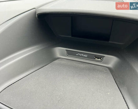 Белый Форд Си-Макс, объемом двигателя 1.5 л и пробегом 186 тыс. км за 9399 $, фото 31 на Automoto.ua