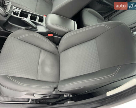 Белый Форд Си-Макс, объемом двигателя 1.5 л и пробегом 186 тыс. км за 9399 $, фото 18 на Automoto.ua