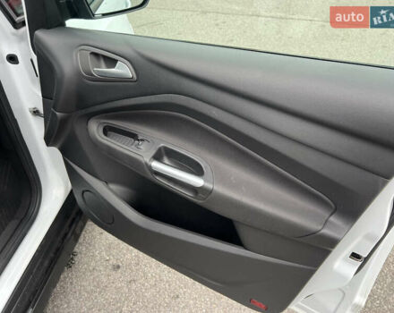 Белый Форд Си-Макс, объемом двигателя 1.5 л и пробегом 186 тыс. км за 9399 $, фото 28 на Automoto.ua