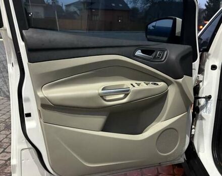 Белый Форд Си-Макс, объемом двигателя 2 л и пробегом 111 тыс. км за 15100 $, фото 5 на Automoto.ua