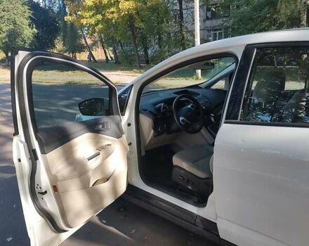 Белый Форд Си-Макс, объемом двигателя 2 л и пробегом 113 тыс. км за 13100 $, фото 7 на Automoto.ua