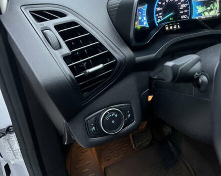 Белый Форд Си-Макс, объемом двигателя 2 л и пробегом 85 тыс. км за 12700 $, фото 14 на Automoto.ua