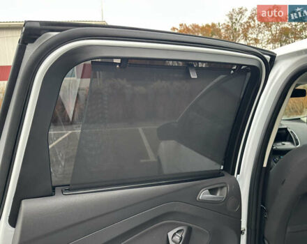 Белый Форд Си-Макс, объемом двигателя 1.5 л и пробегом 164 тыс. км за 12600 $, фото 25 на Automoto.ua