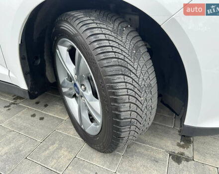 Белый Форд Си-Макс, объемом двигателя 1.5 л и пробегом 164 тыс. км за 12600 $, фото 49 на Automoto.ua