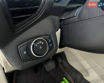 Форд Си-Макс 2018 в Одессе на Automoto.ua Белый Форд Си-Макс, объемом двигателя 2 л и пробегом 224 тыс. км за 14300 $, фото 16 на Automoto.ua