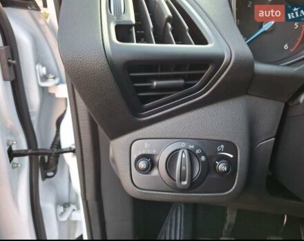 Белый Форд Си-Макс, объемом двигателя 1.5 л и пробегом 120 тыс. км за 12750 $, фото 32 на Automoto.ua